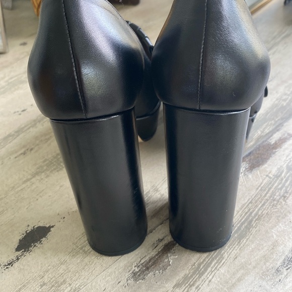 Gucci black high heel kiltie pumps. 6/36 - Picture 7 of 11